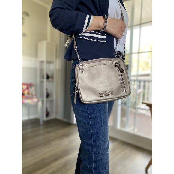Kenneth Cole Silver Crossbody Chain Purse Retro Glamour - Picture 1 of 8